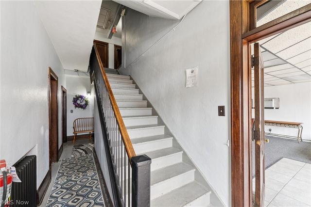 70 4th Street NW, Barberton, OH 44203