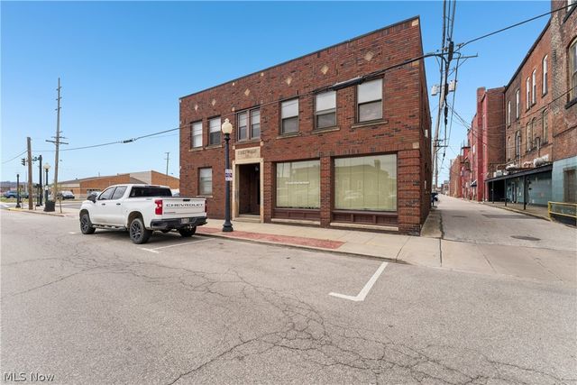 70 4th Street NW, Barberton, OH 44203