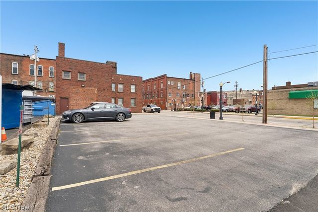 70 4th Street NW, Barberton, OH 44203