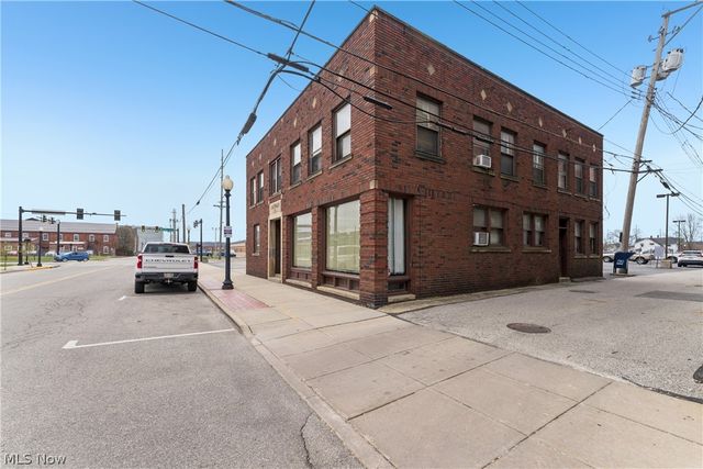 70 4th Street NW, Barberton, OH 44203