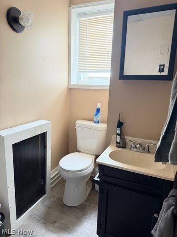 70 4th Street NW, Barberton, OH 44203