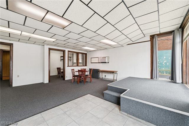 70 4th Street NW, Barberton, OH 44203
