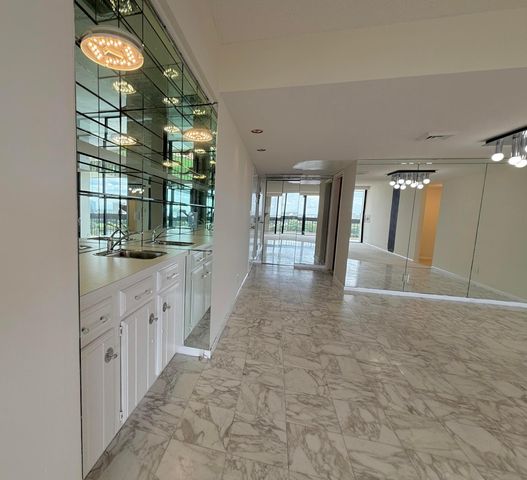 2000 Presidential Way 1204, West Palm Beach, FL 33401