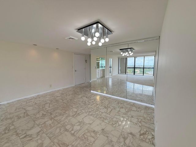 2000 Presidential Way 1204, West Palm Beach, FL 33401