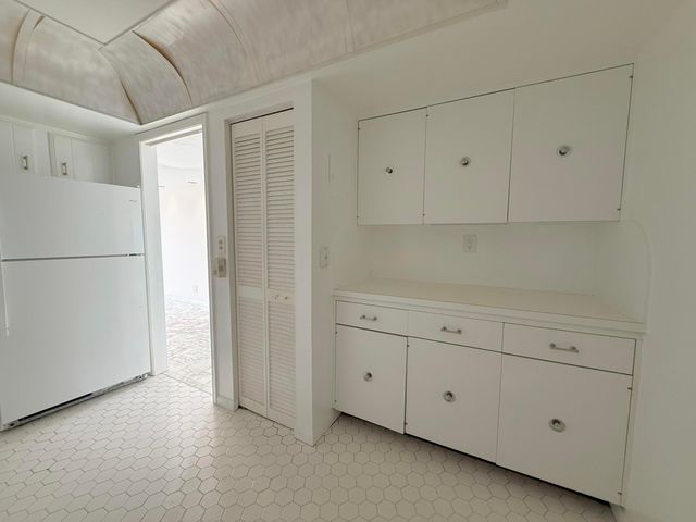 2000 Presidential Way 1204, West Palm Beach, FL 33401