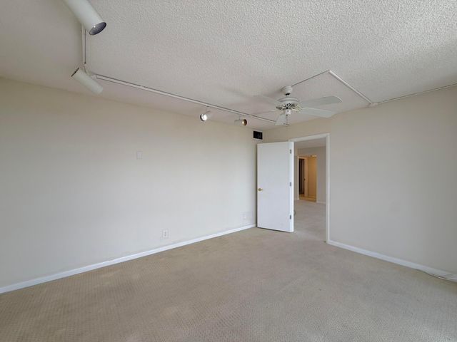 2000 Presidential Way 1204, West Palm Beach, FL 33401