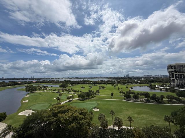 2000 Presidential Way 1204, West Palm Beach, FL 33401