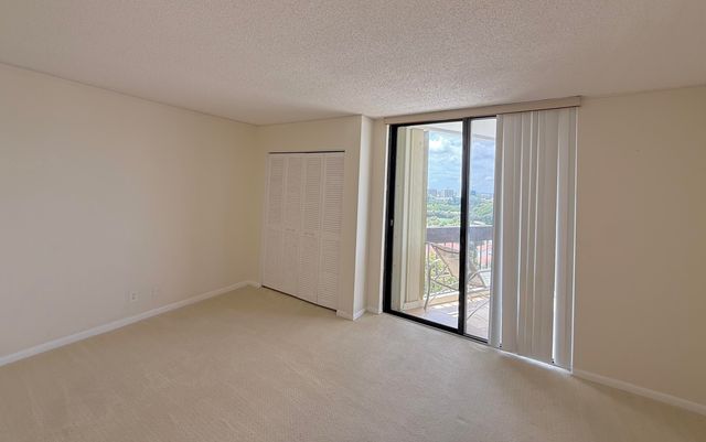 2000 Presidential Way 1204, West Palm Beach, FL 33401