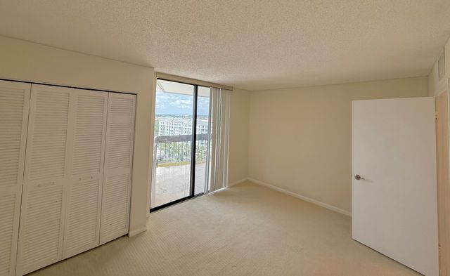 2000 Presidential Way 1204, West Palm Beach, FL 33401