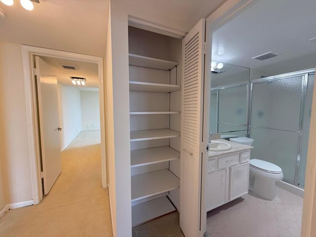 2000 Presidential Way 1204, West Palm Beach, FL 33401