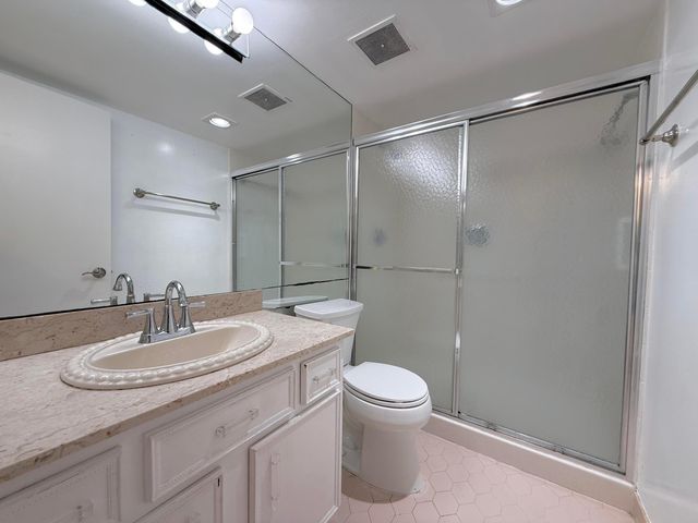 2000 Presidential Way 1204, West Palm Beach, FL 33401