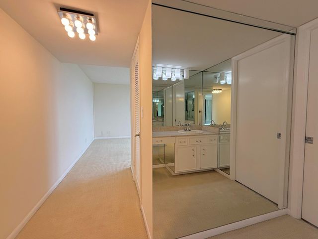 2000 Presidential Way 1204, West Palm Beach, FL 33401