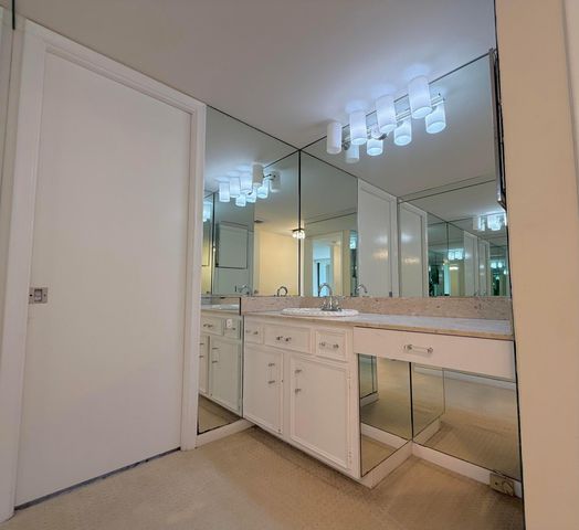 2000 Presidential Way 1204, West Palm Beach, FL 33401