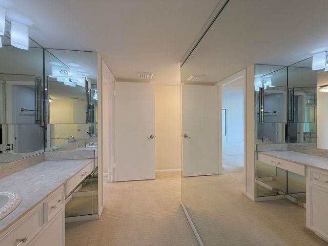 2000 Presidential Way 1204, West Palm Beach, FL 33401