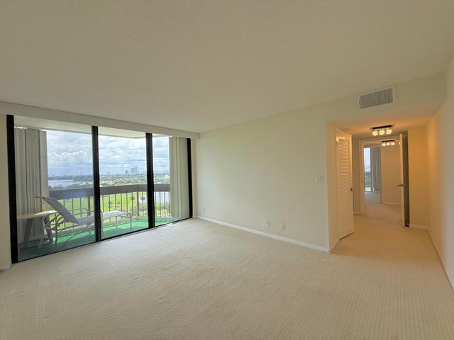 2000 Presidential Way 1204, West Palm Beach, FL 33401
