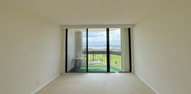 2000 Presidential Way 1204, West Palm Beach, FL 33401