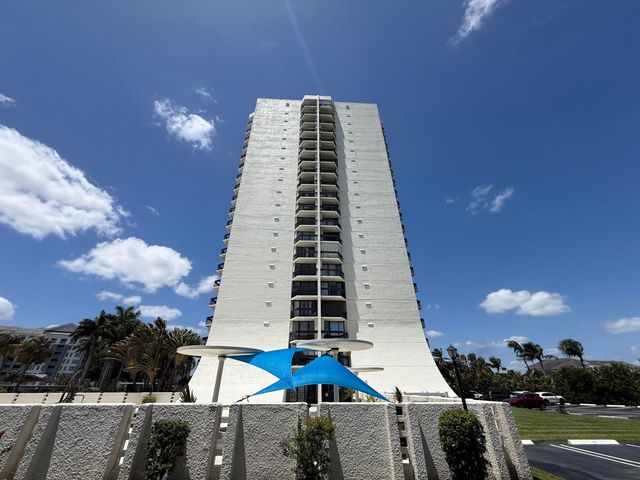 2000 Presidential Way 1204, West Palm Beach, FL 33401