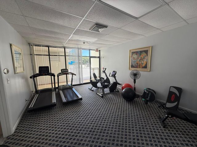 2000 Presidential Way 1204, West Palm Beach, FL 33401