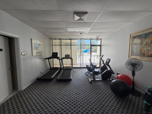 2000 Presidential Way 1204, West Palm Beach, FL 33401