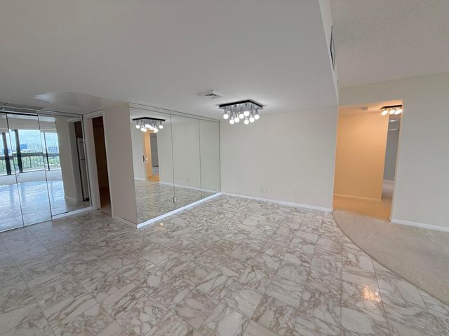 2000 Presidential Way 1204, West Palm Beach, FL 33401