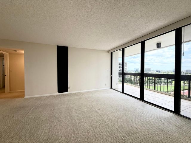 2000 Presidential Way 1204, West Palm Beach, FL 33401