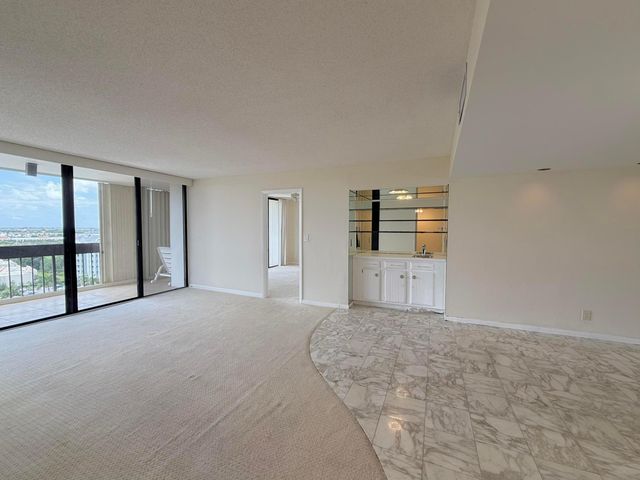 2000 Presidential Way 1204, West Palm Beach, FL 33401