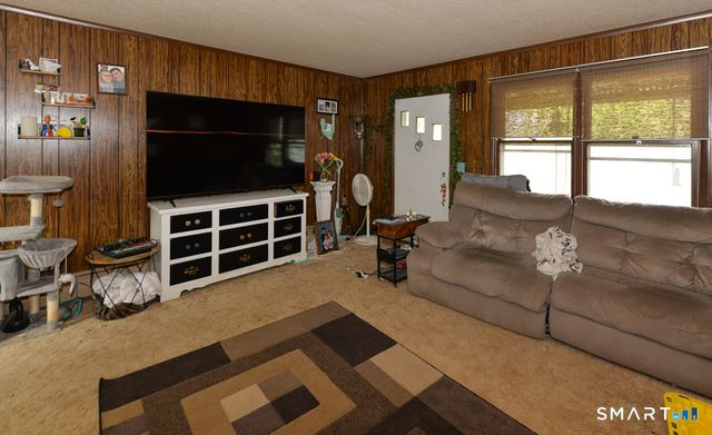 22 Church Street, Seymour, CT 06483
