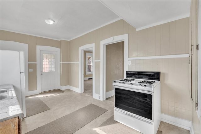 1330 W 7TH Street, Davenport, IA 52802