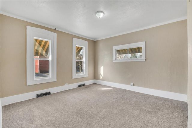 1330 W 7TH Street, Davenport, IA 52802