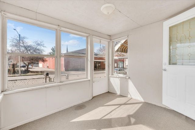 1330 W 7TH Street, Davenport, IA 52802