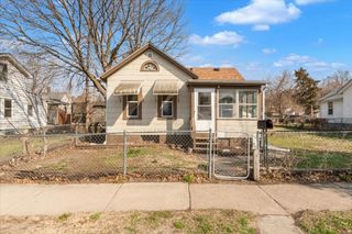 1330 W 7TH Street, Davenport, IA 52802