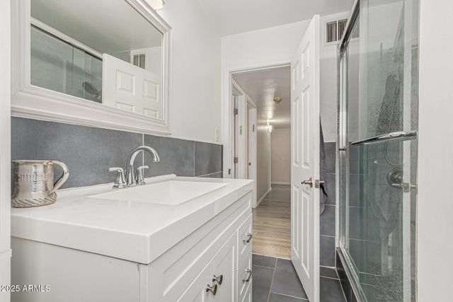 742 E SIERRA VISTA Drive, Phoenix, AZ 85014