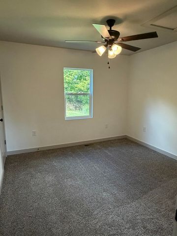 1565 Strawberry Lane NE, Cleveland, TN 37311