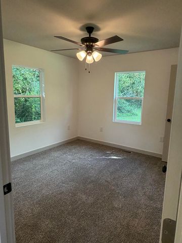 1565 Strawberry Lane NE, Cleveland, TN 37311