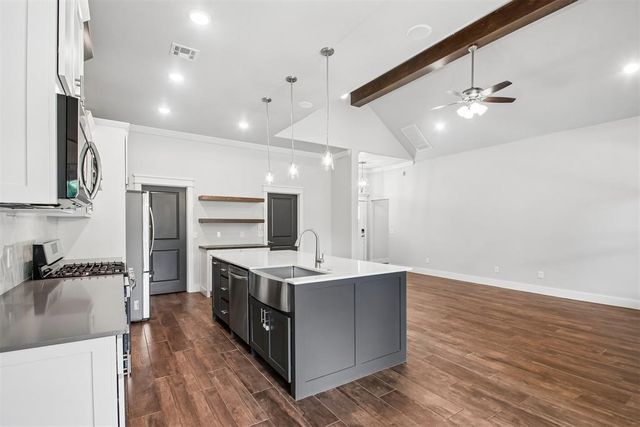 600 E Barajas Terrace, Mustang, OK 73064