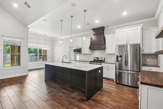 600 E Barajas Terrace, Mustang, OK 73064