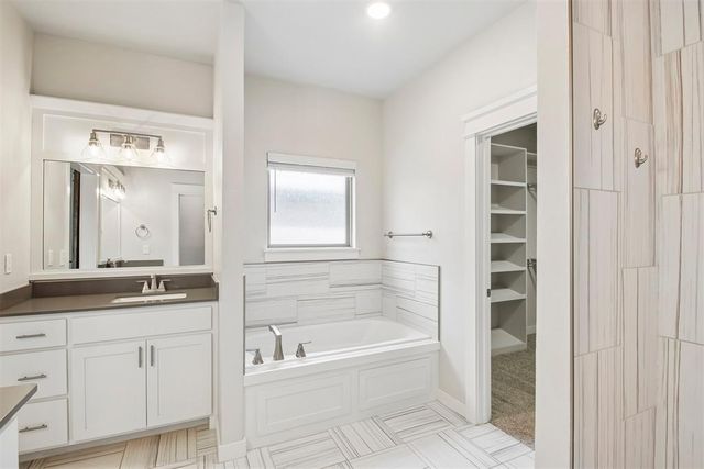 600 E Barajas Terrace, Mustang, OK 73064