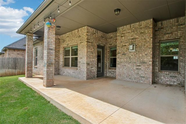600 E Barajas Terrace, Mustang, OK 73064