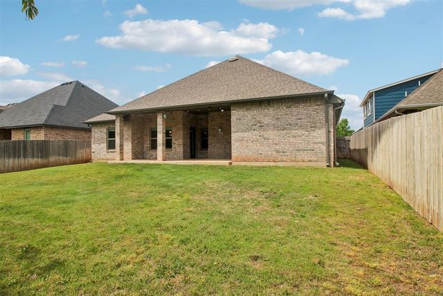 600 E Barajas Terrace, Mustang, OK 73064