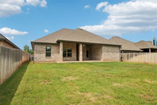 600 E Barajas Terrace, Mustang, OK 73064