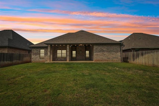 600 E Barajas Terrace, Mustang, OK 73064