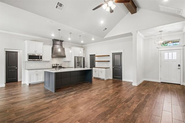600 E Barajas Terrace, Mustang, OK 73064