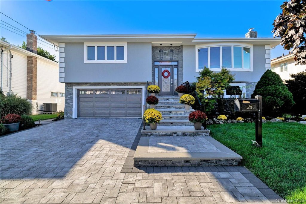 569 Links Drive S, Oceanside, NY 11572 — photo 2