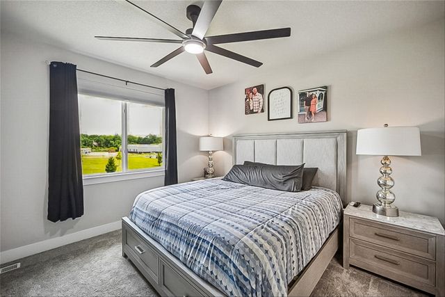 5652 Brook View Avenue, Des Moines, IA 50317
