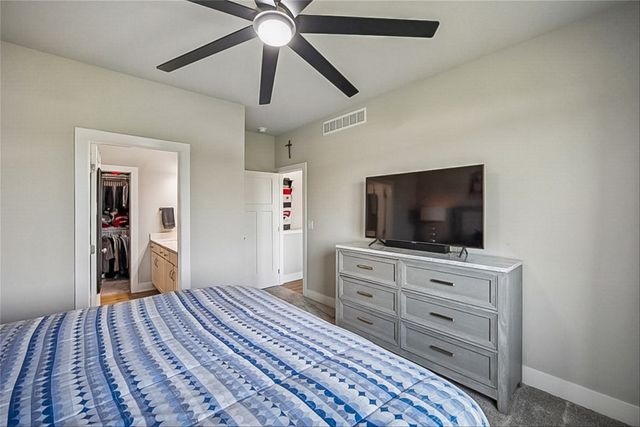 5652 Brook View Avenue, Des Moines, IA 50317