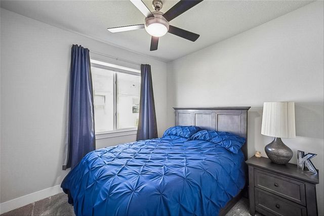 5652 Brook View Avenue, Des Moines, IA 50317
