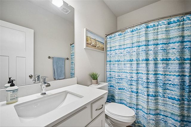 5652 Brook View Avenue, Des Moines, IA 50317