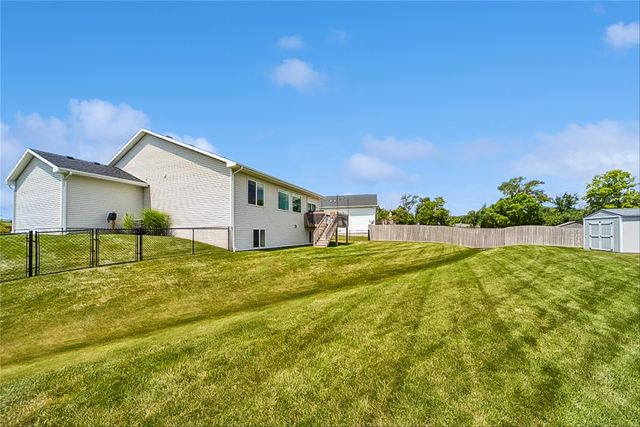 5652 Brook View Avenue, Des Moines, IA 50317