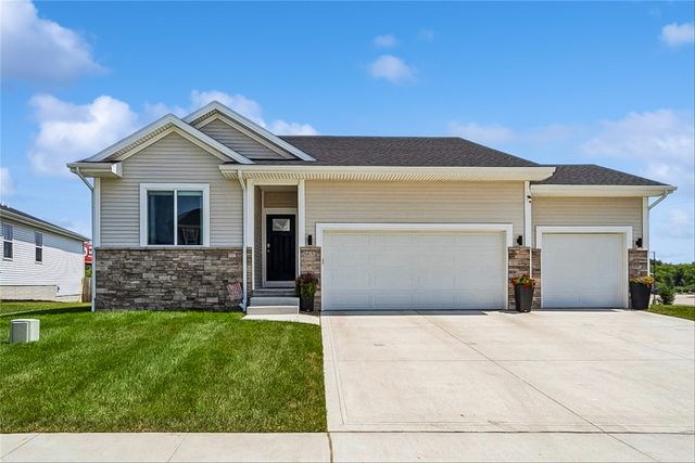 5652 Brook View Avenue, Des Moines, IA 50317