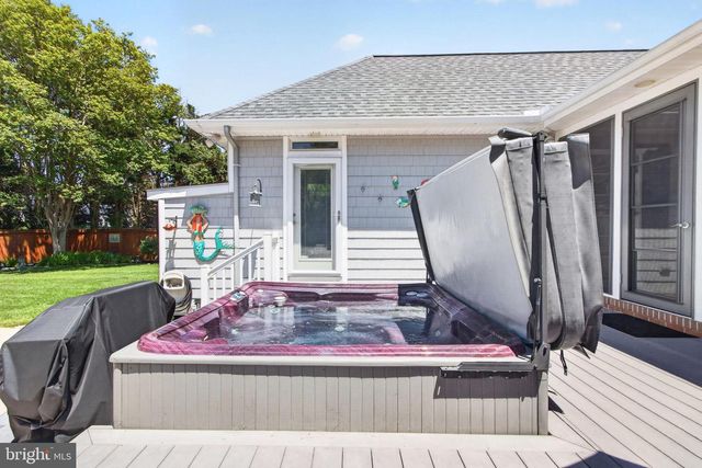 12 SHEFFIELD RD, Rehoboth Beach, DE 19971